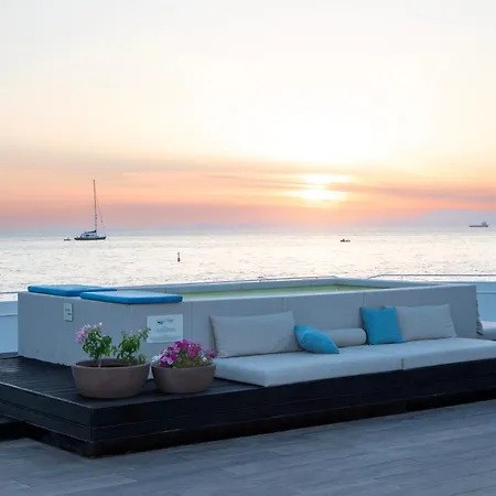 La Chiaja Art&relais Bed and breakfast 4*