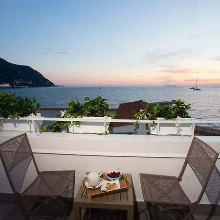 La Chiaja Art&relais Bed & Breakfast *
